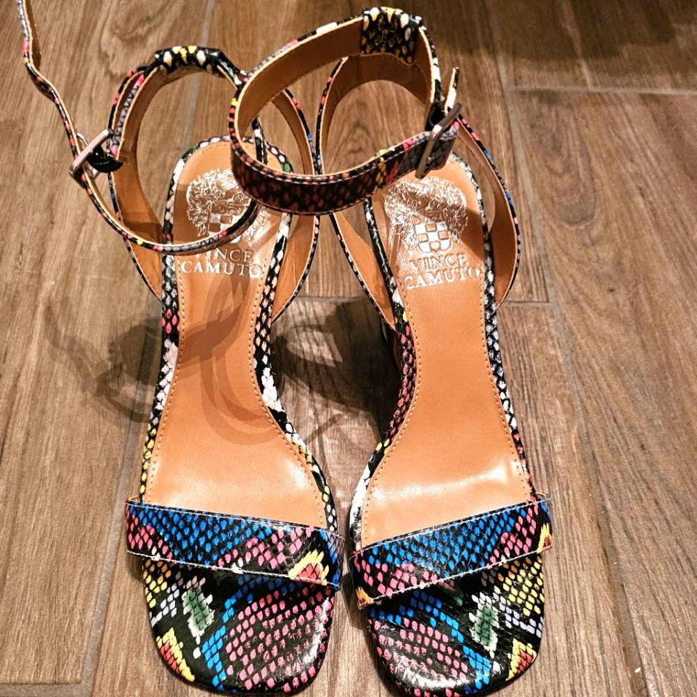 NEW! Vince Camuto Wedges - Size 6